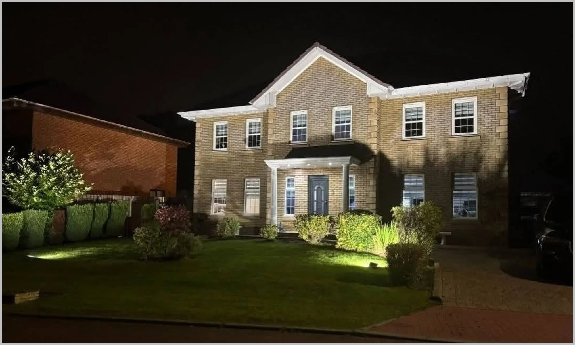 02_Exterior_Landscape_Lighting.jpg