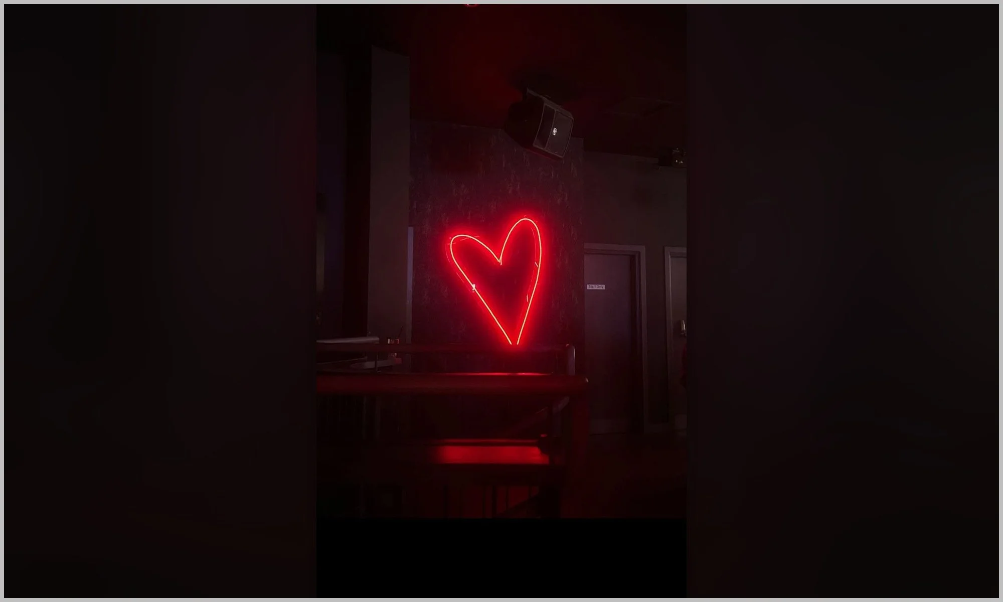 05_Red_Heart_Neon_Lighting.jpg