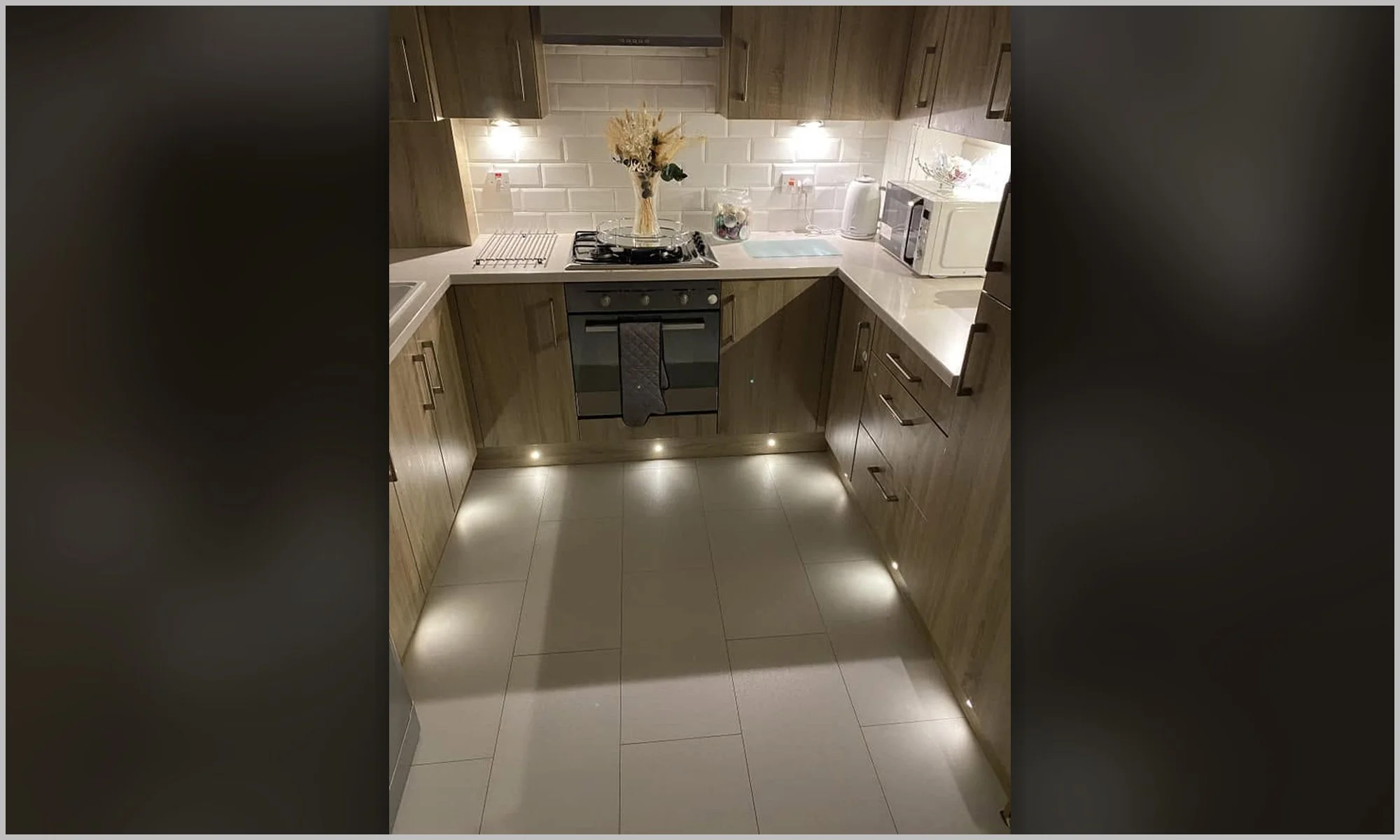 07_Kitchen_Accent_Lighting.jpg