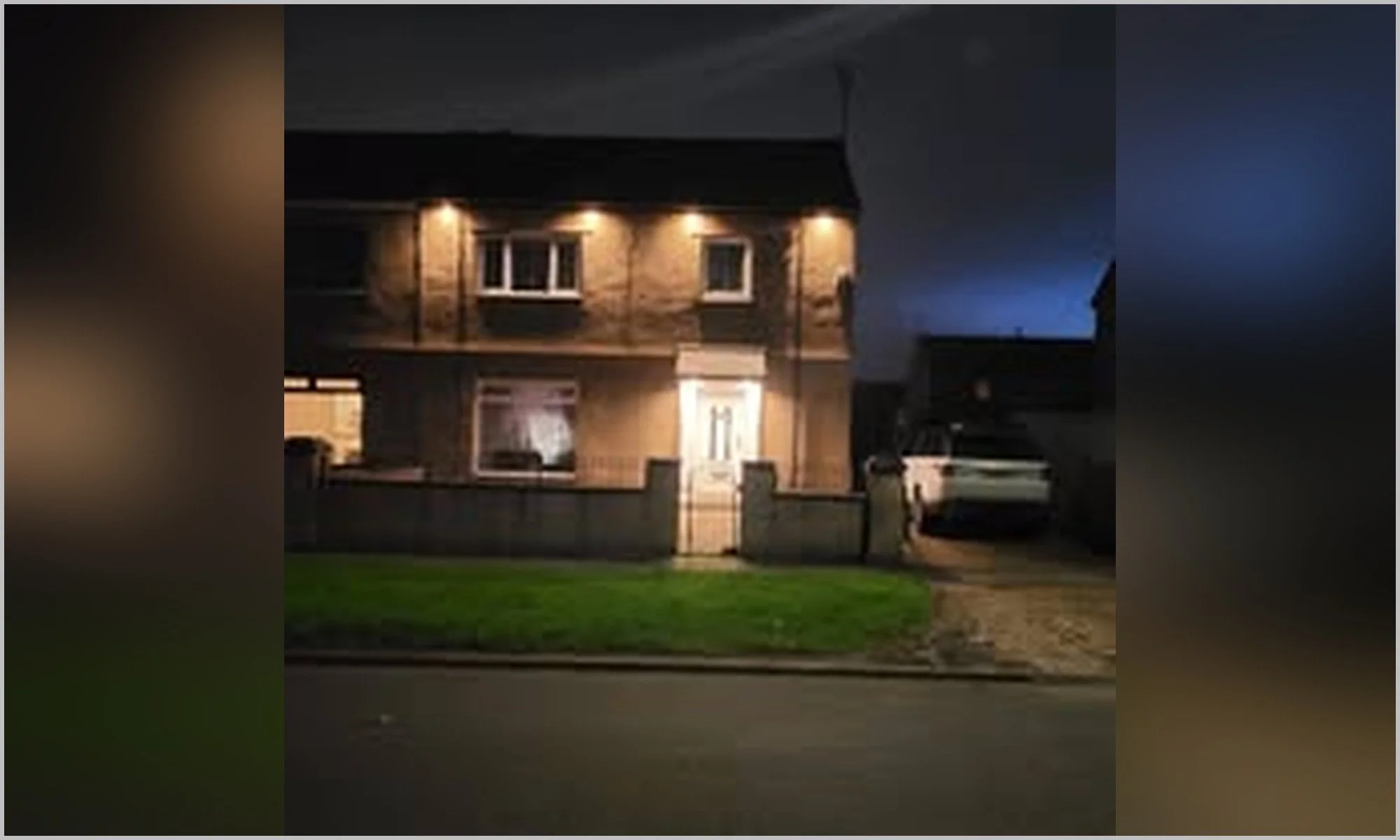 14_House_Exterior_Lighting.jpg