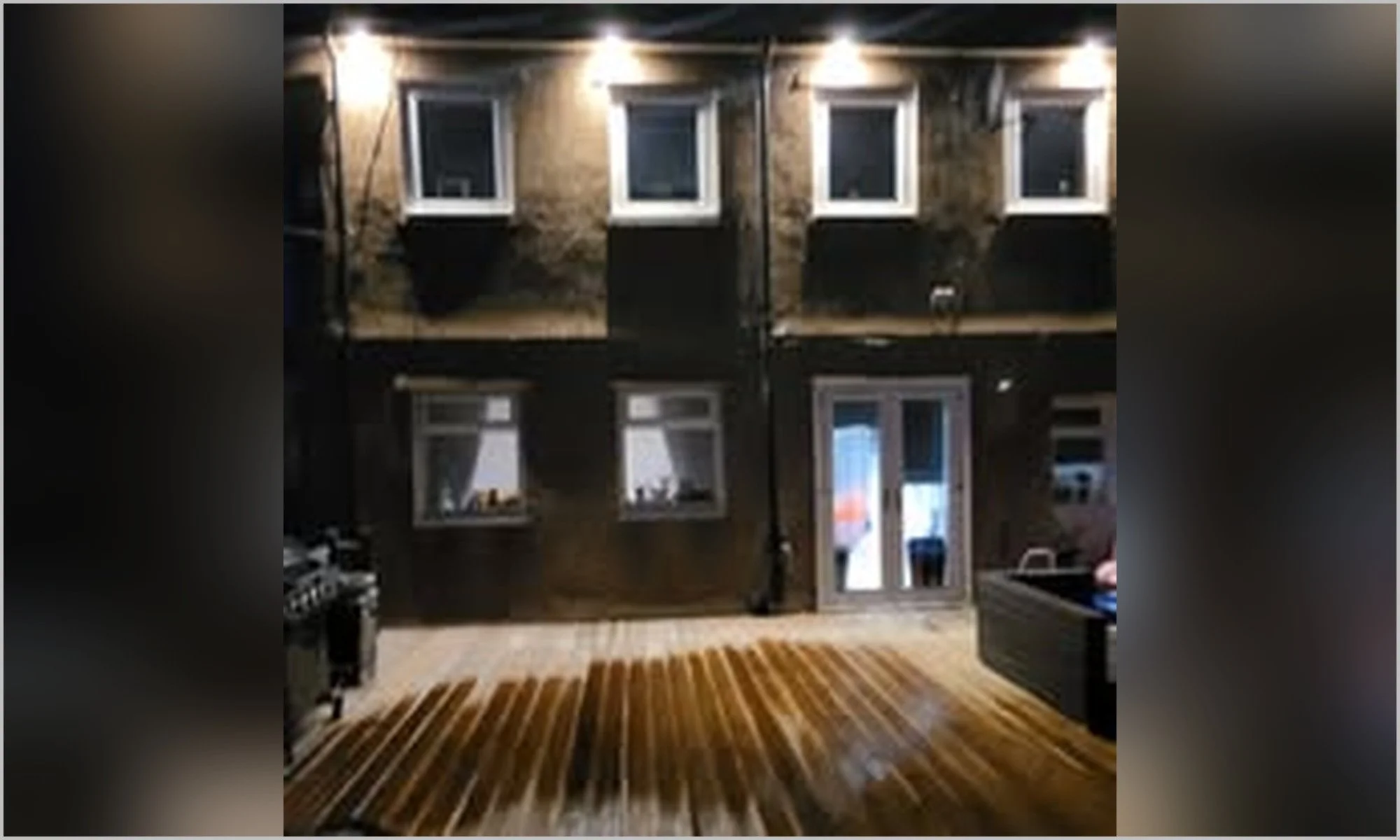 21_Rear_House_Deck_Lighting.jpg