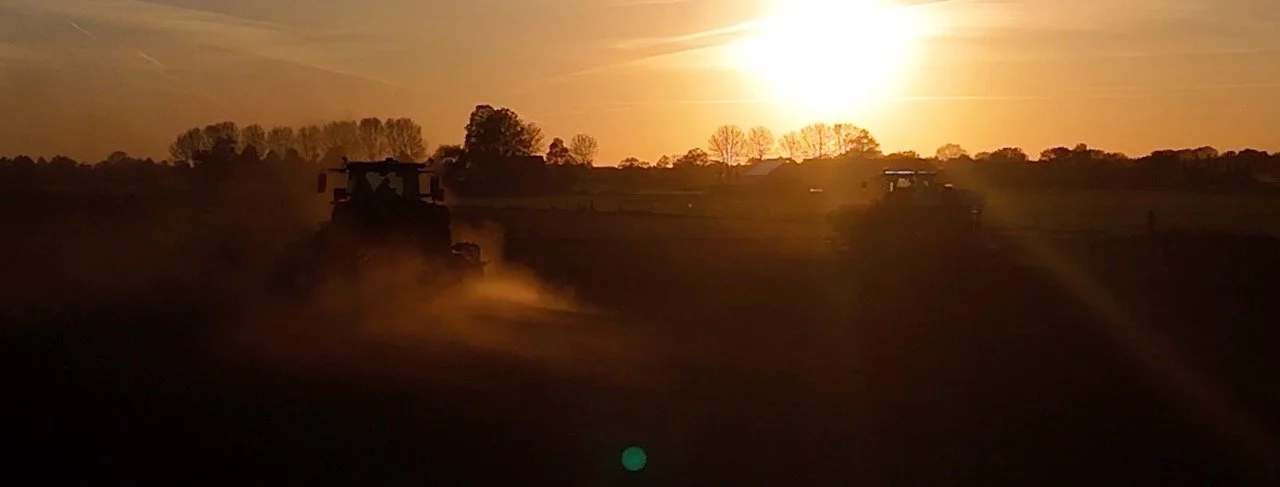 Huetink video 2 - langwerpig zonsondergang 2 - mobiel groot.jpeg