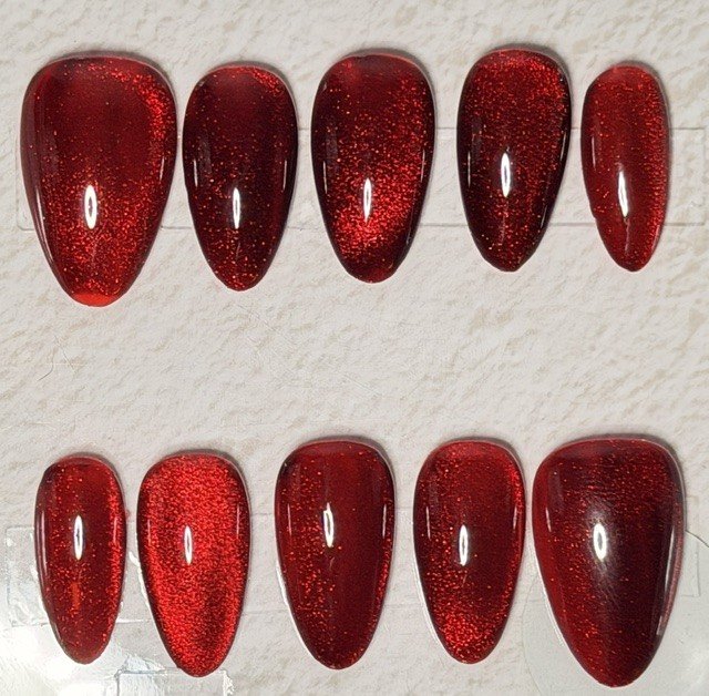 Cranberry Sparkle (short almond)