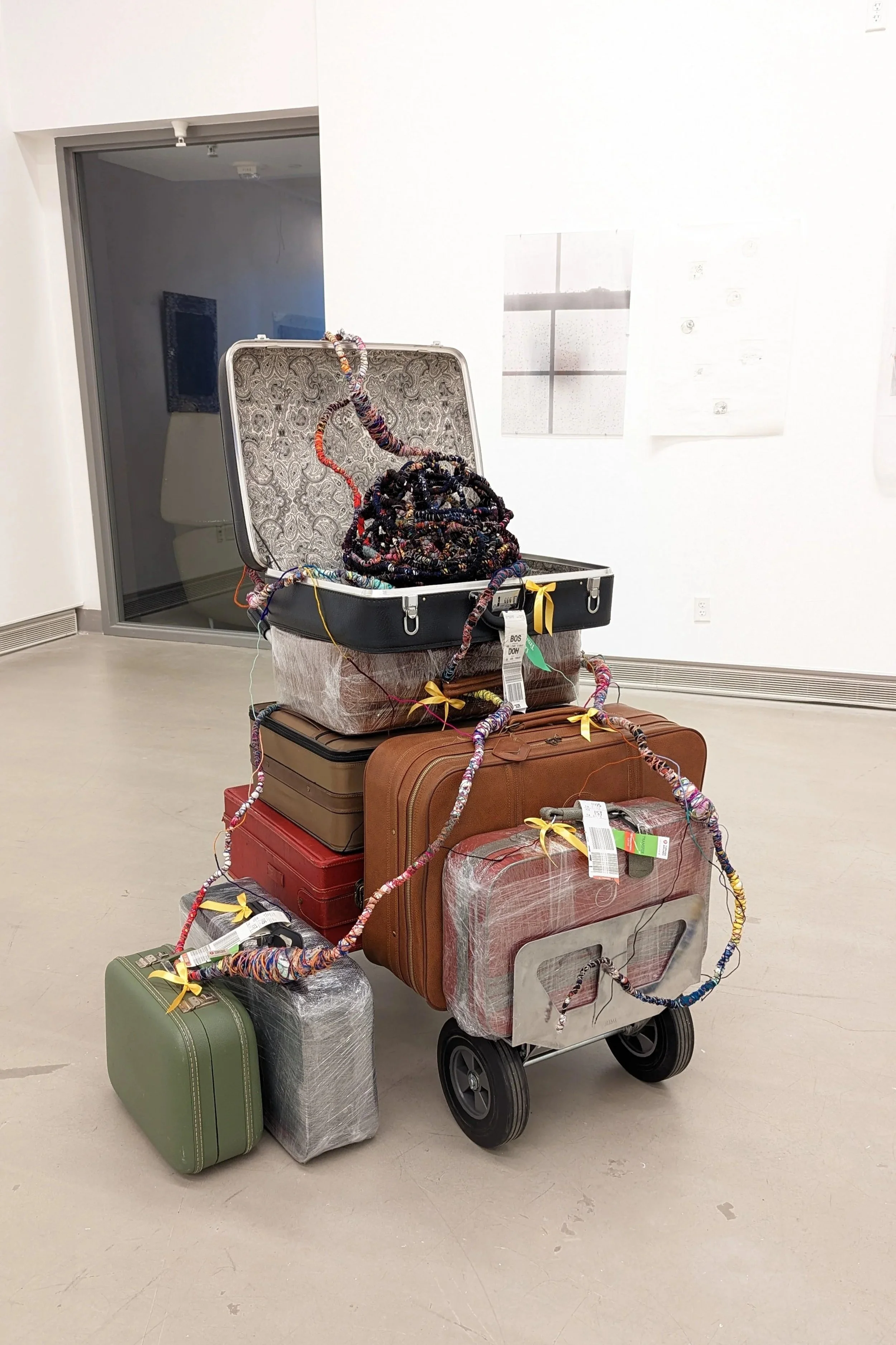 _Nothing+is+Lost%2C+2023%2C+Fabric%2Cwire%2C+yarn%2C+ribbon%2C+plastic+wrap%2C+suitcase%2C+5%27%C3%975%27%C3%975%27.jpg