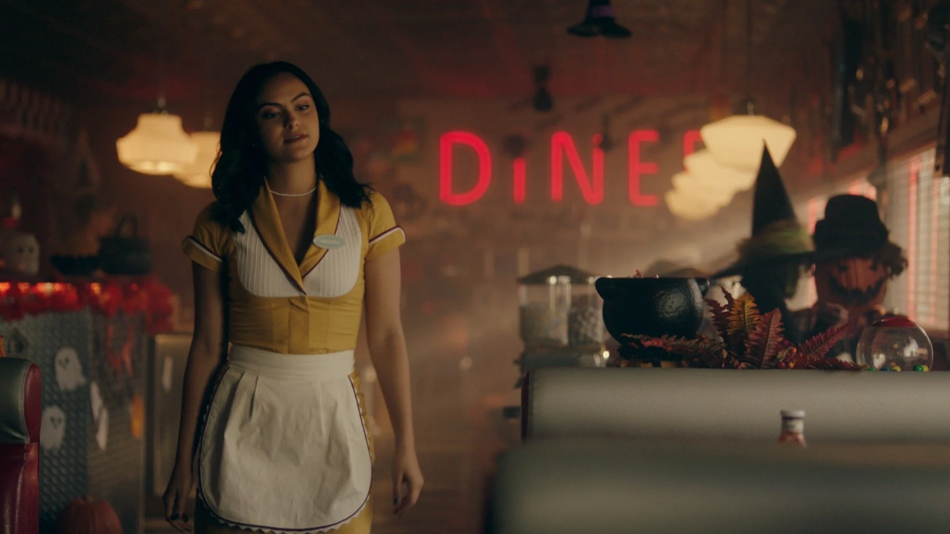 riverdale-stills-cinematographer-shamus-whiting-hewlett1.jpg