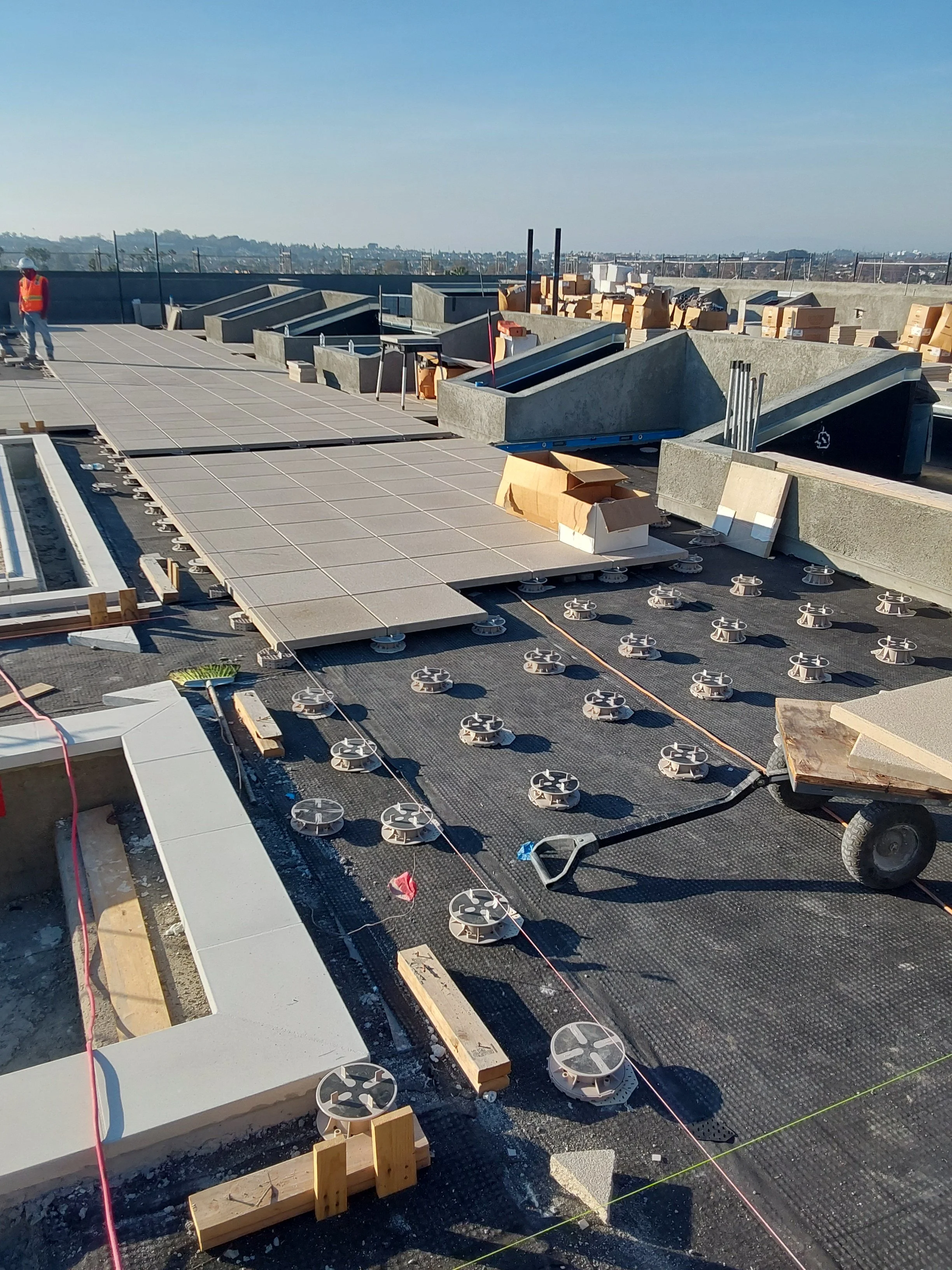 Hanover, 24"x 24" Concrete Paver & Pedestal System