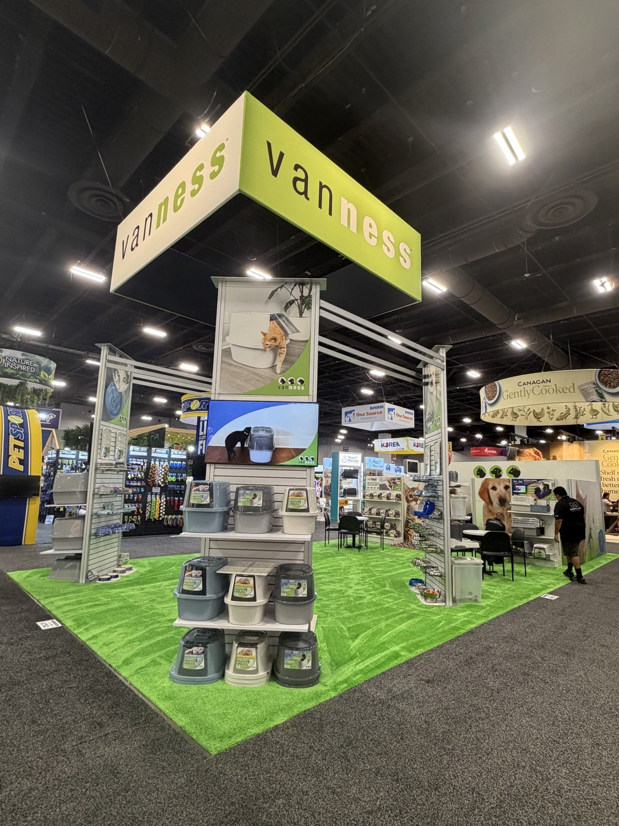 SuperZoo 2026 — Van Ness