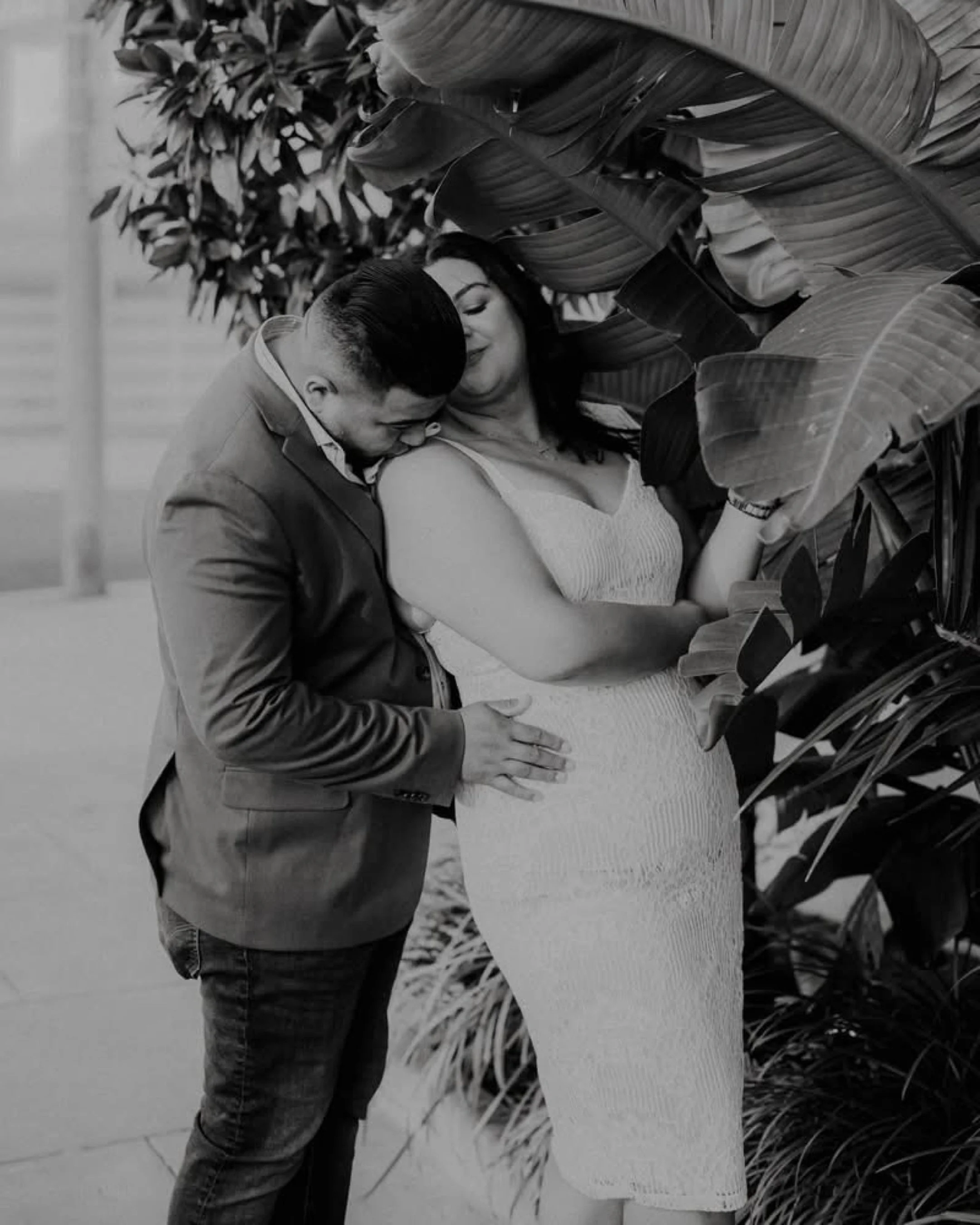 The in-between moments
the almosts, the pauses, the breath before the kiss
that&rsquo;s where you live