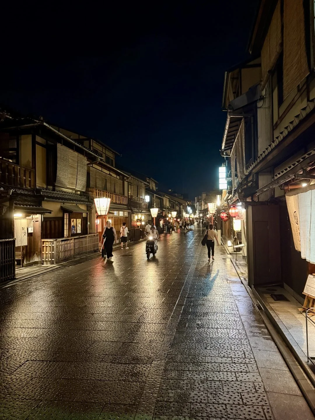 Things To Do in Kyoto - Hanamikoji Street