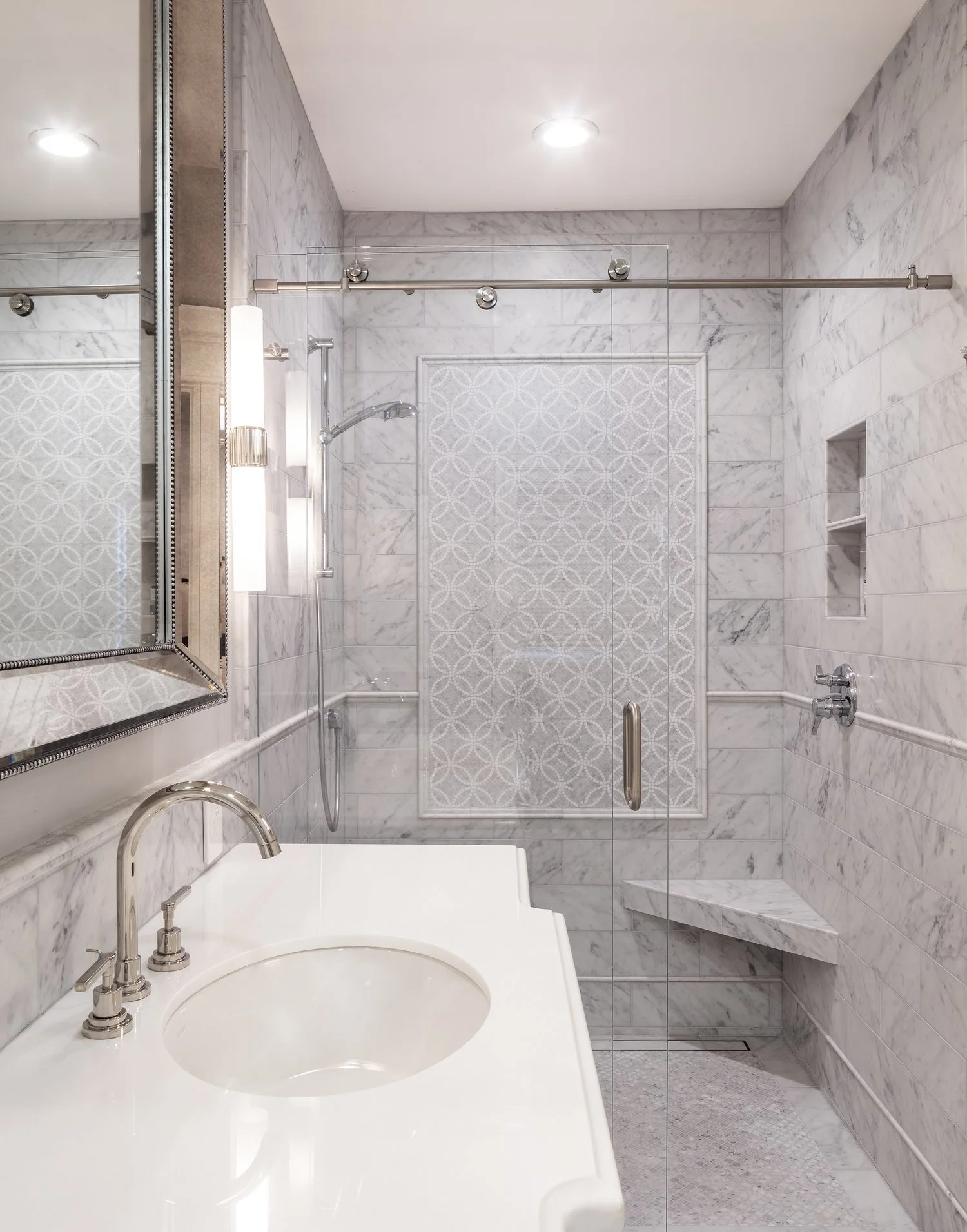 10_Bathroom.jpg