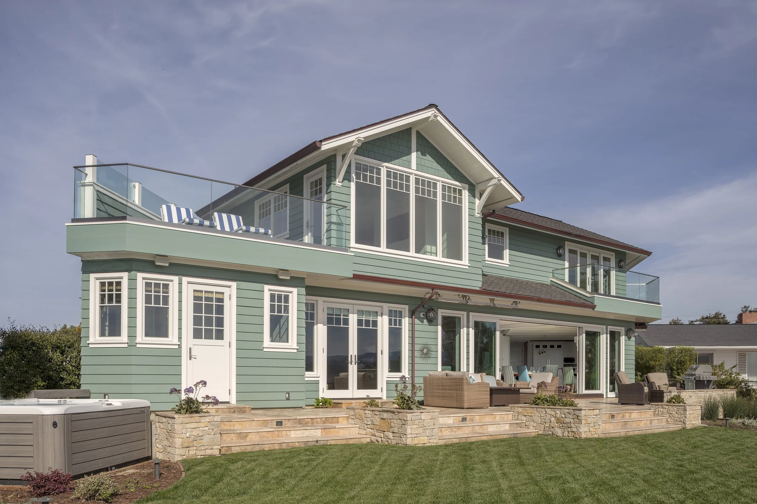 02_Opal_Cliff_House_back.jpg