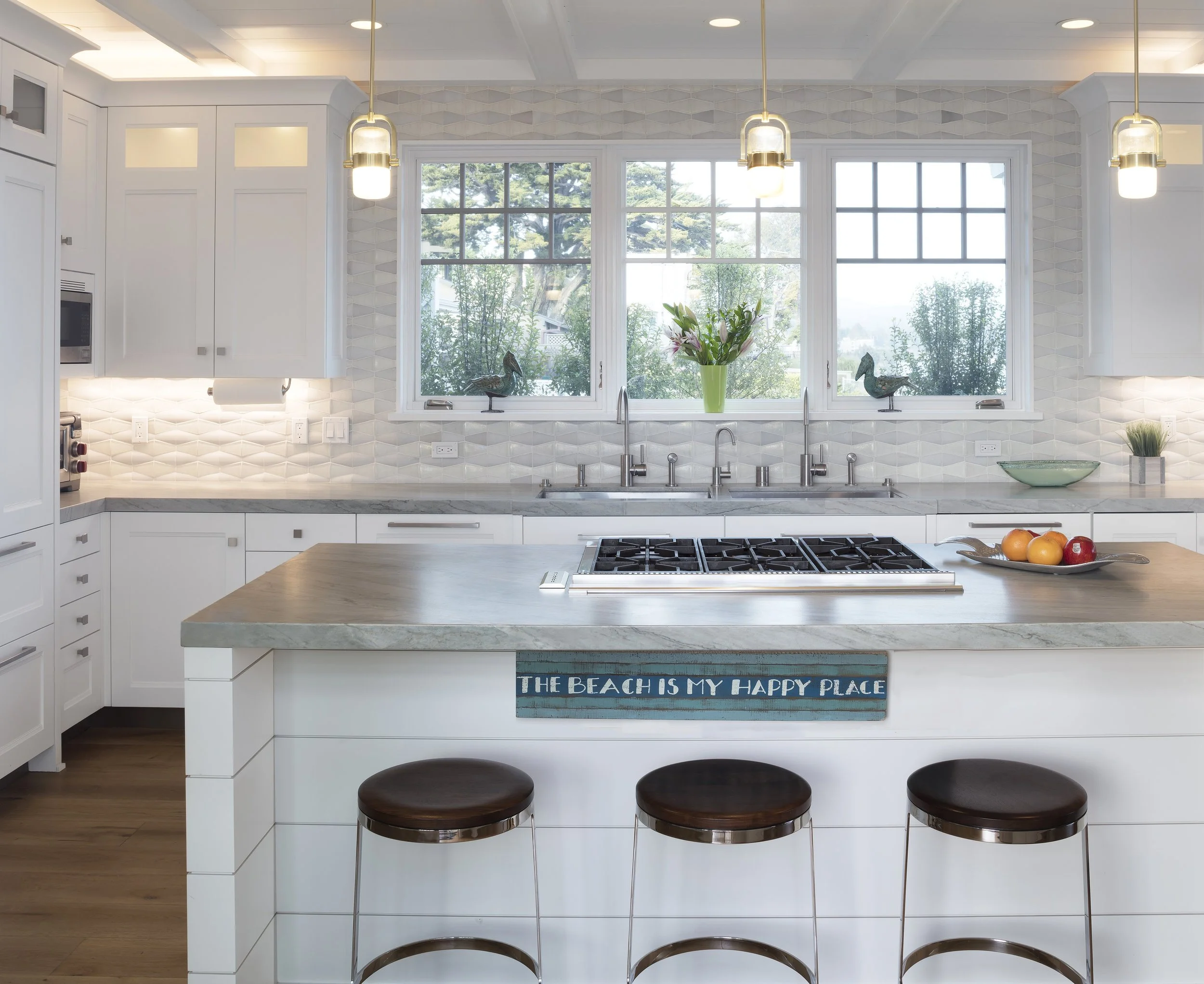 10_Opal_Cliff_Kitchen_03 (1).jpg