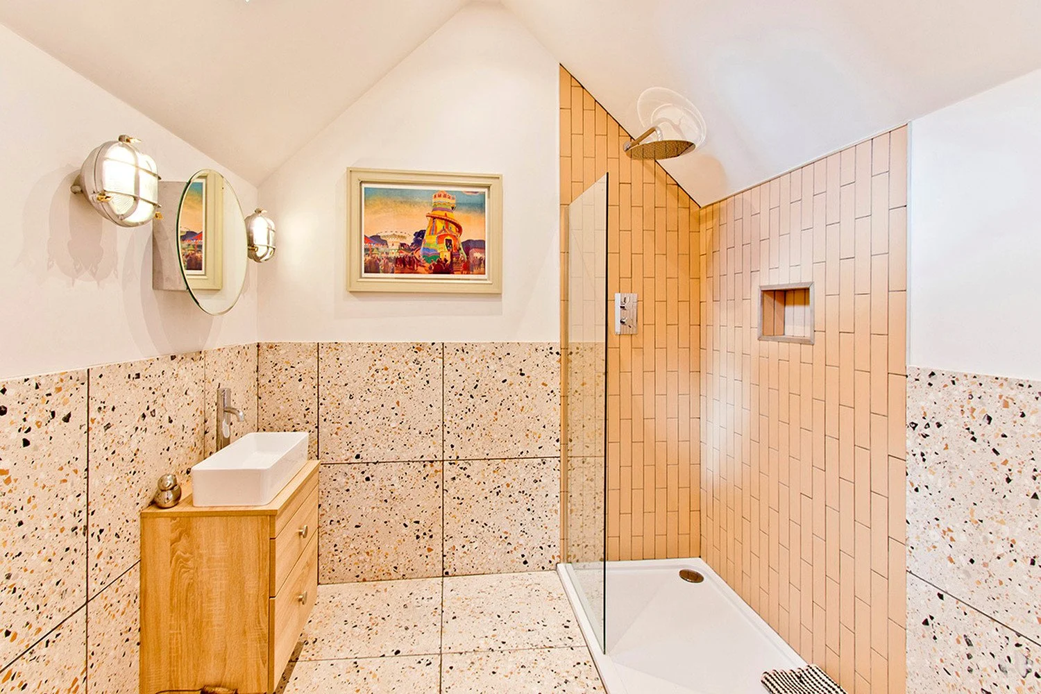 08_Bathroom.jpg