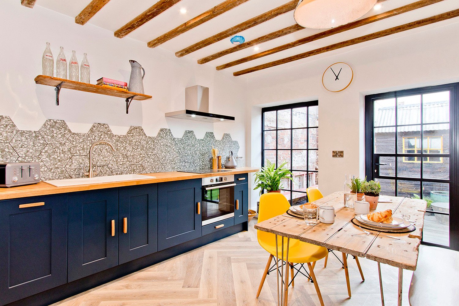 04_Kitchen_Dining.jpg