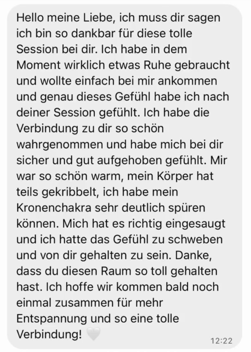 Textnachricht in deutscher Sprache, in der jemand Dankbarkeit und positive Gefühle nach einer Session mit einer geliebten Person ausdrückt, inklusive Beschreibungen von Wärme, Gefühl und Verbindung.
