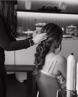 Solie & Sable Artistry, Amanda Nerney, Philadelphia bridal hair stylist, romantic wedding hairstyles, soft bridal waves, Pennsylvania wedding hair