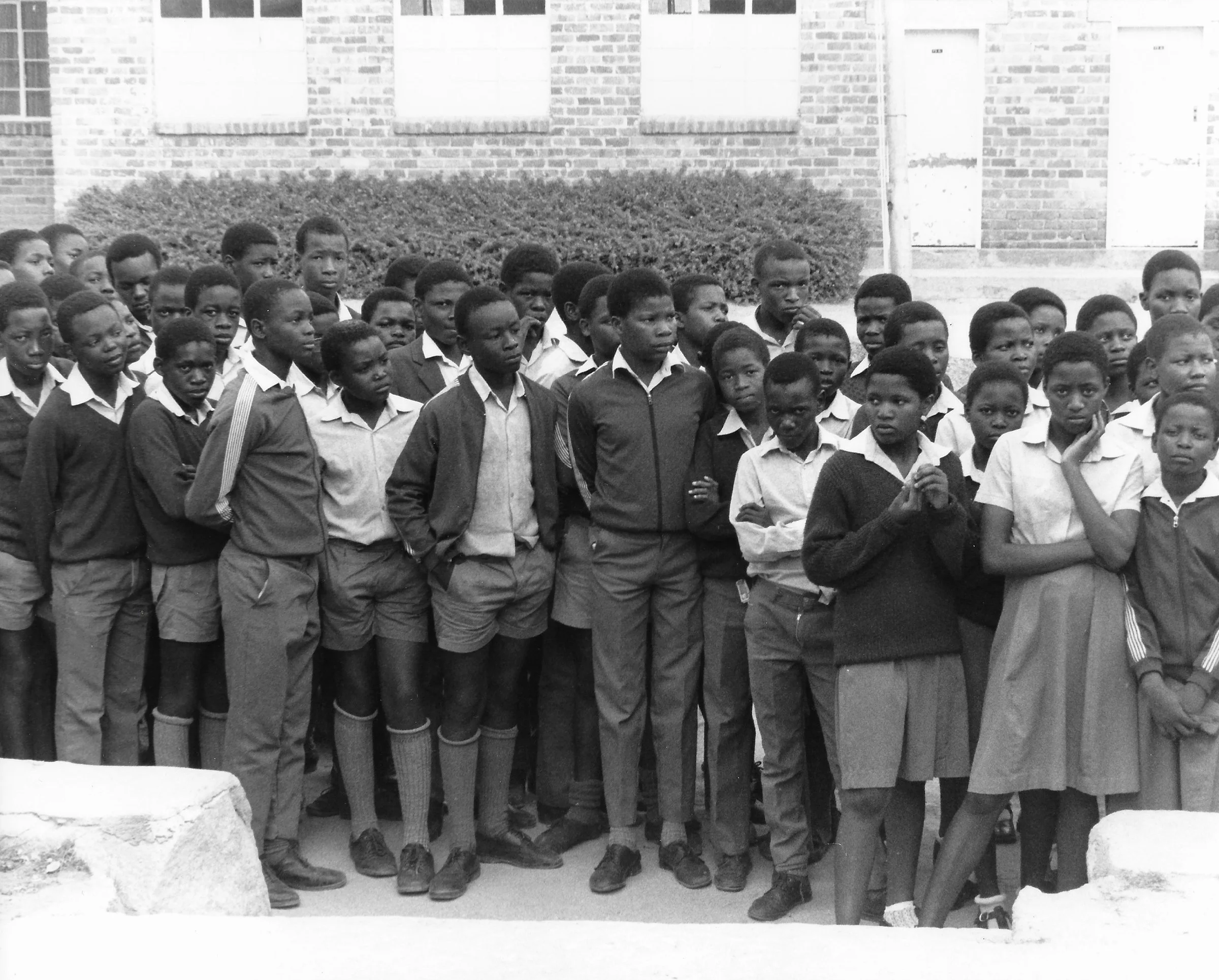 zim-mtshabezi-students.jpg