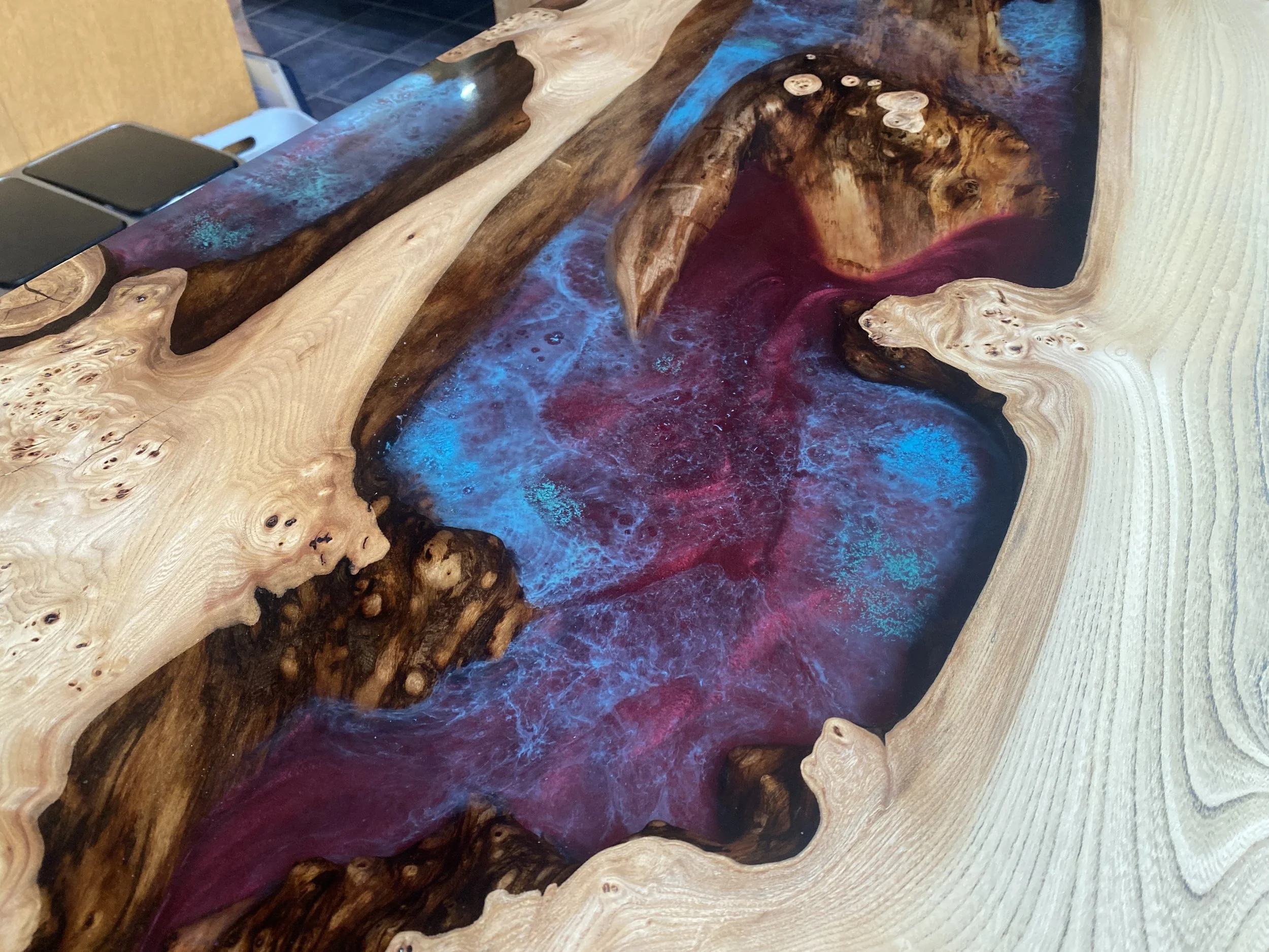 High Table of Elm and Burgundy Epoxy Resin