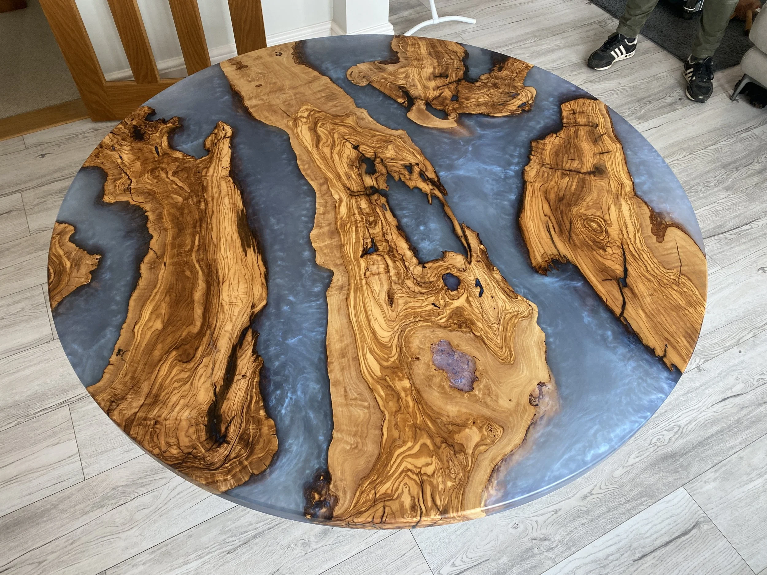 Olive Wood and Iridescent Blue Resin Round Dining Table