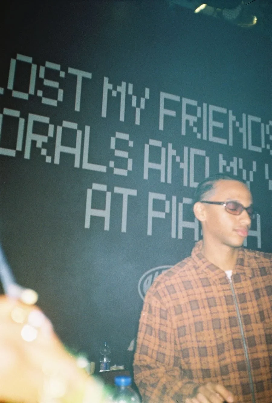 v07_35.jpg
