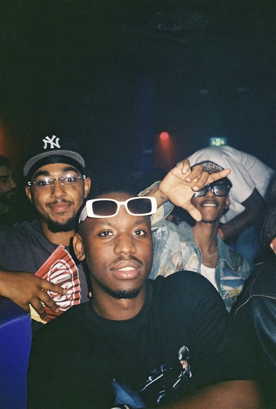 v04_25.jpg