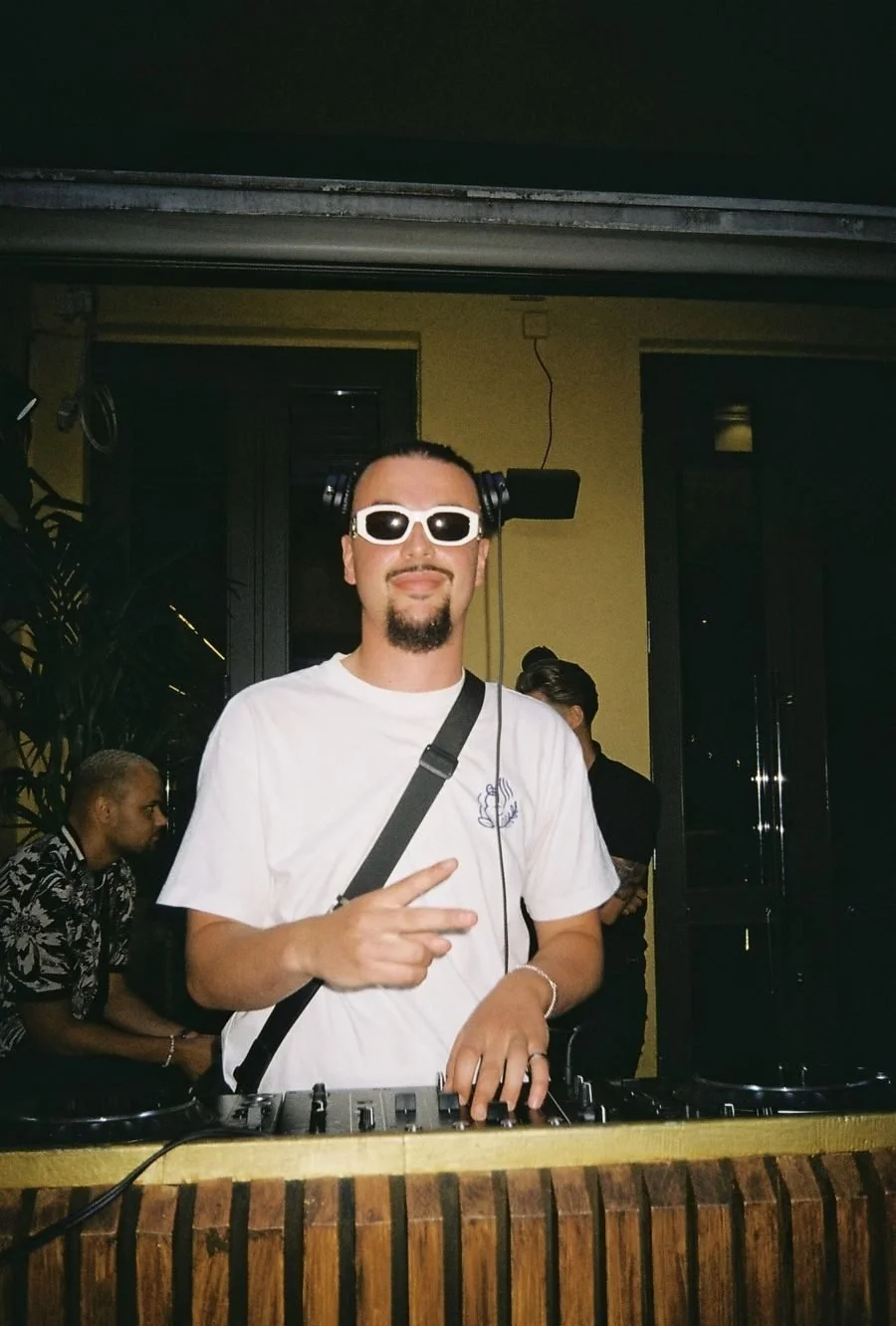 v01_21.jpg
