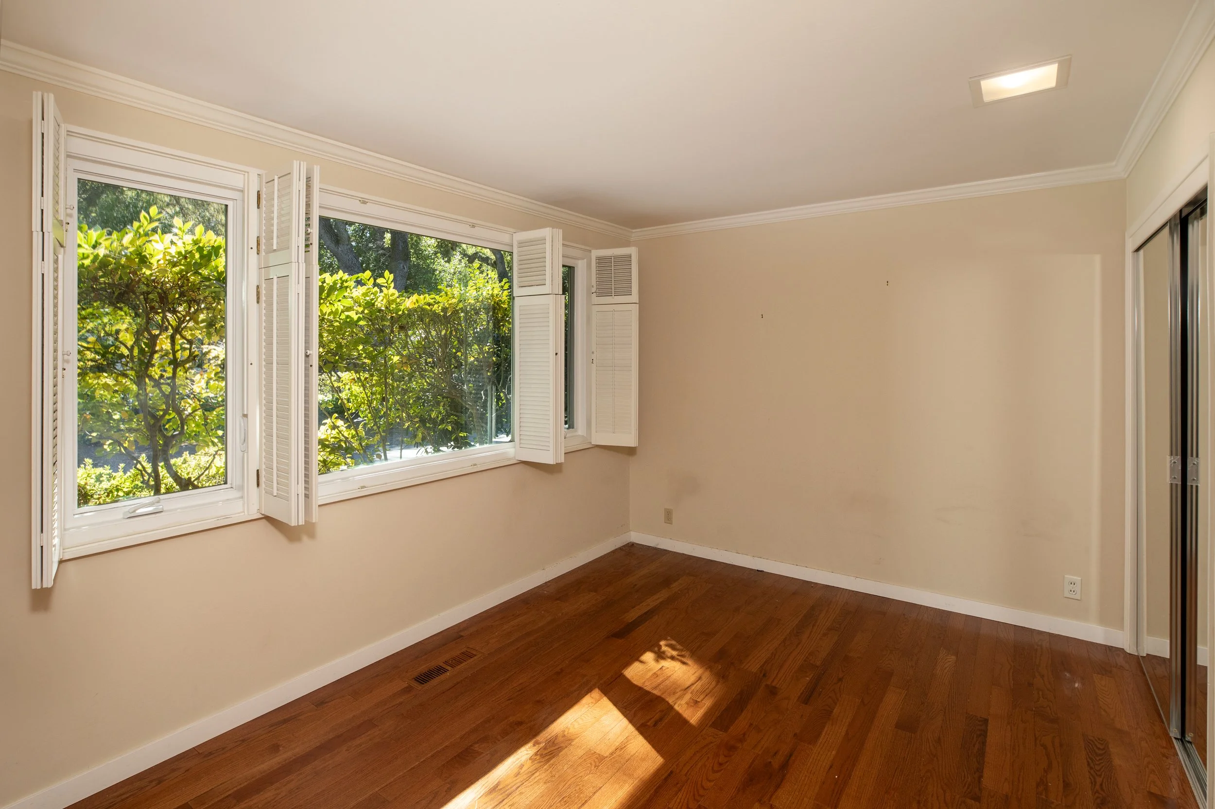 12-Catalpa_Matt_Anello-5520-MLS.jpg