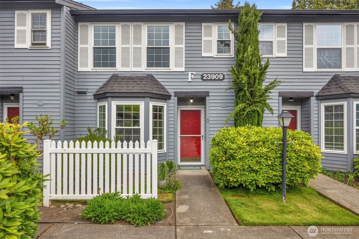23909 56th Court S Apt F3 Unit F3 Kent, WA 98032