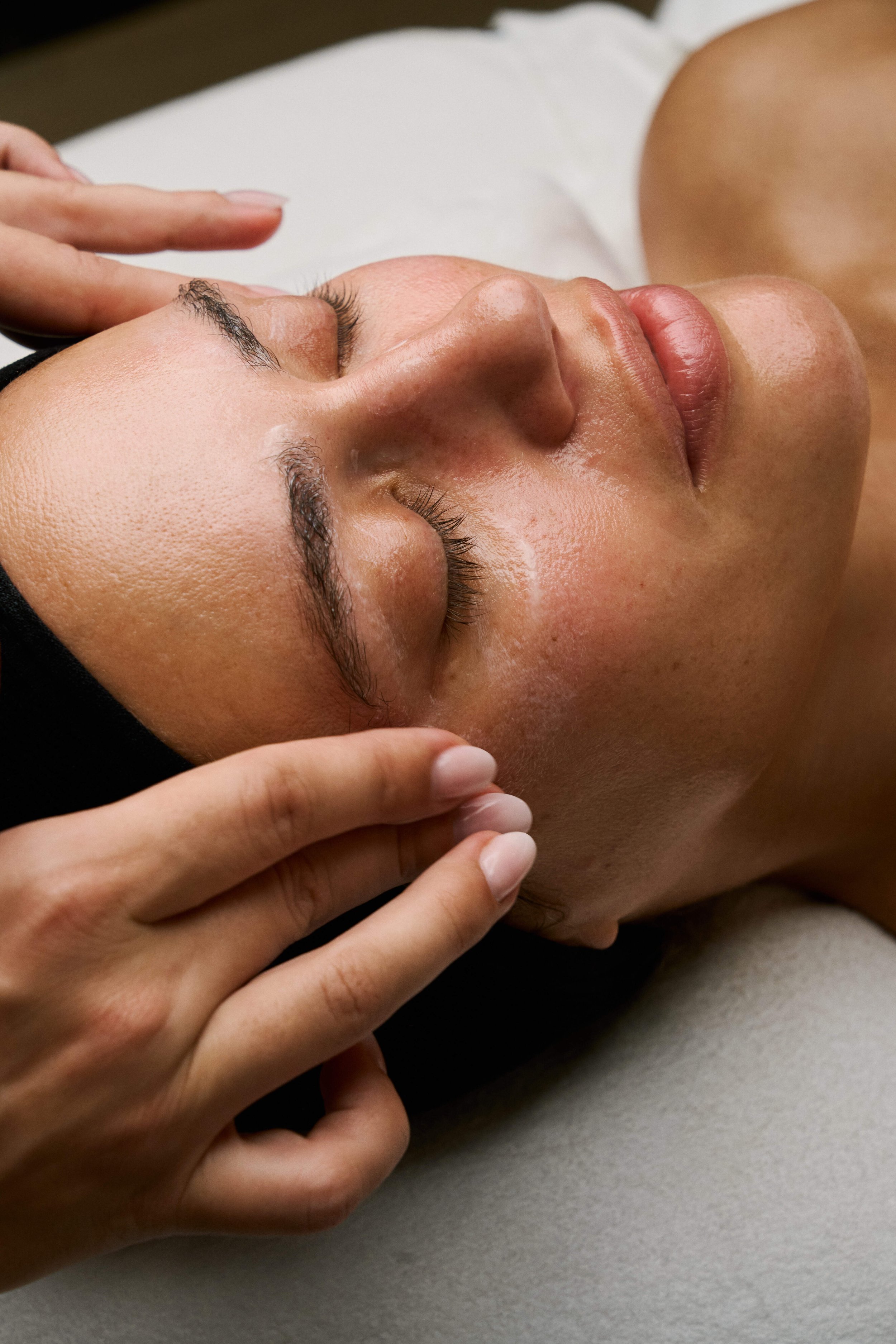 Maniküre, Pediküre, Wimpern färben, Augenbrauen färben