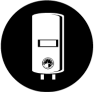 Chauffe-eau blanc avec thermostat, sur fond noir