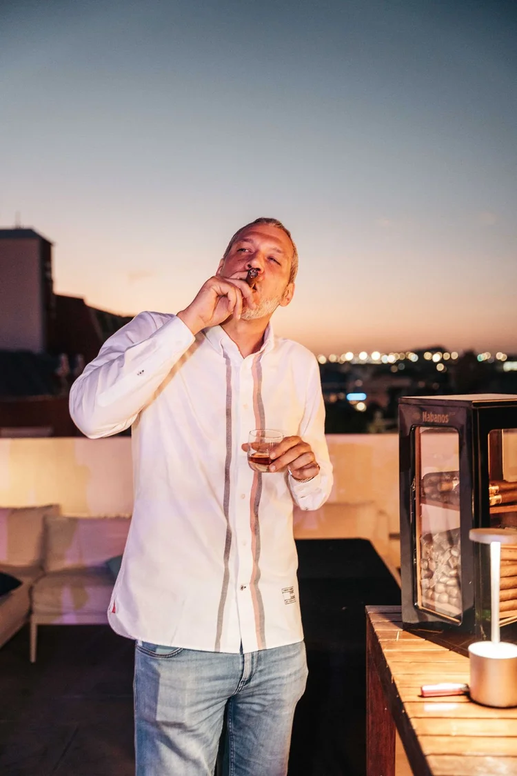 Cascada Rooftop Bar + Kitchen