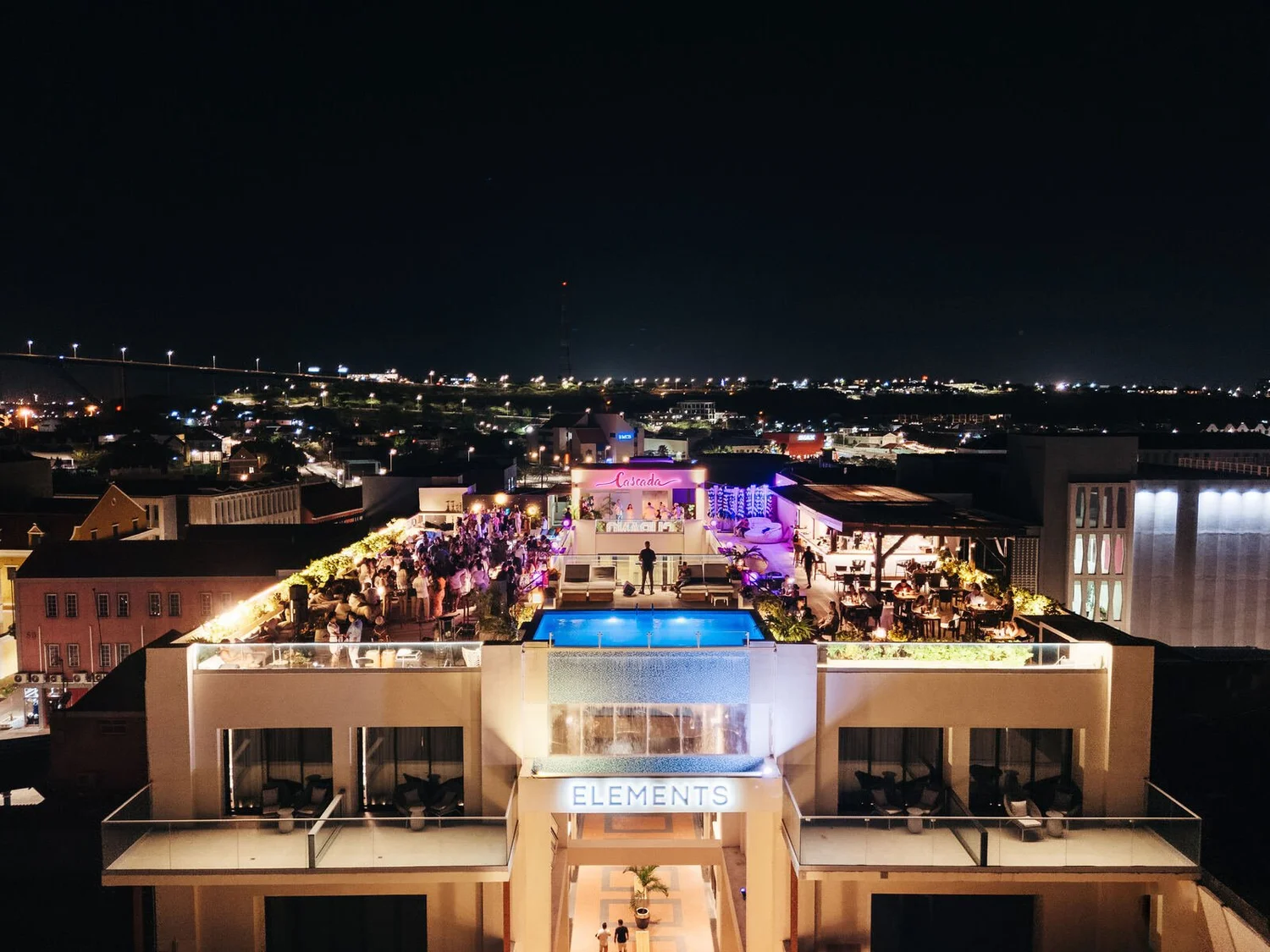 Cascada rooftop at night