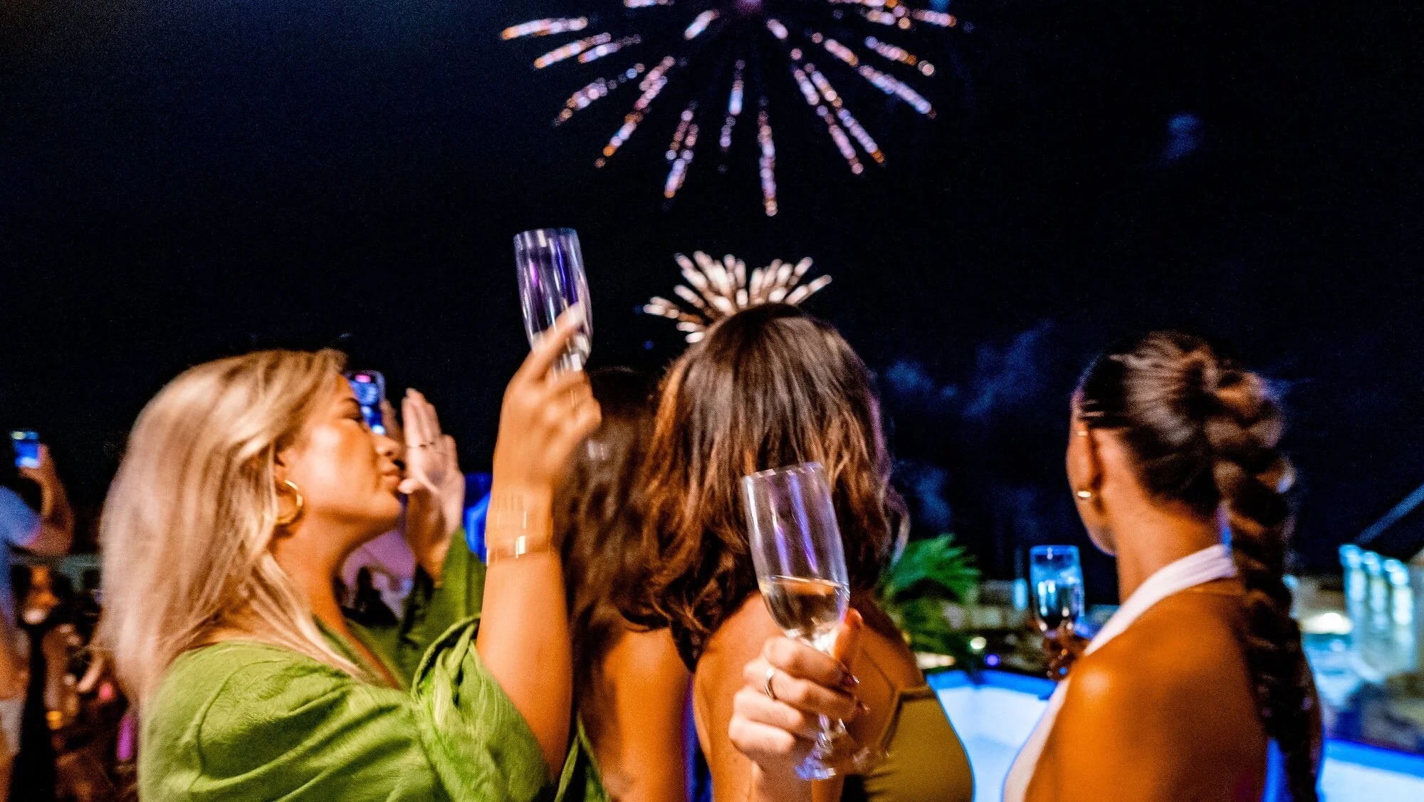 n-photo_fireworks_toast.jpg
