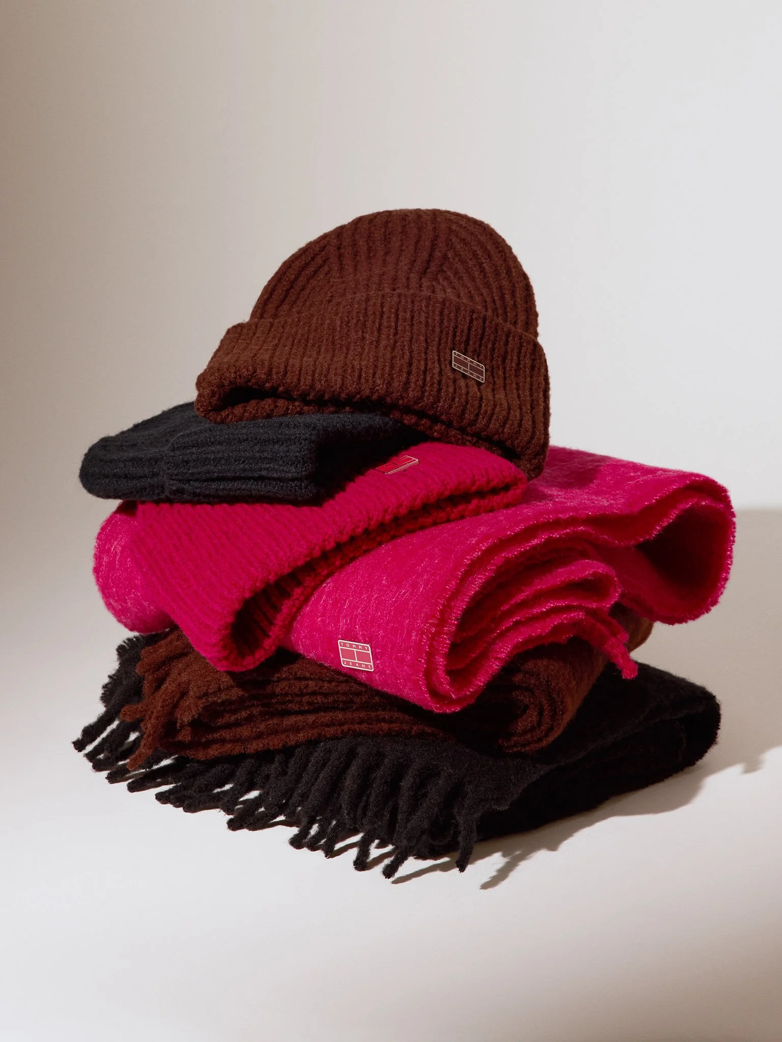 KSSL_FA25_ACC-TJ_DEL1_WINTER-WARMERS_0169_HFR2.jpg