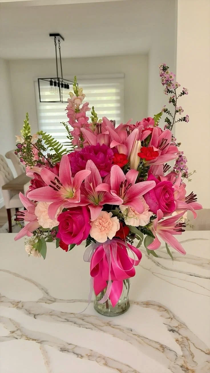 Vase arrangement medium size