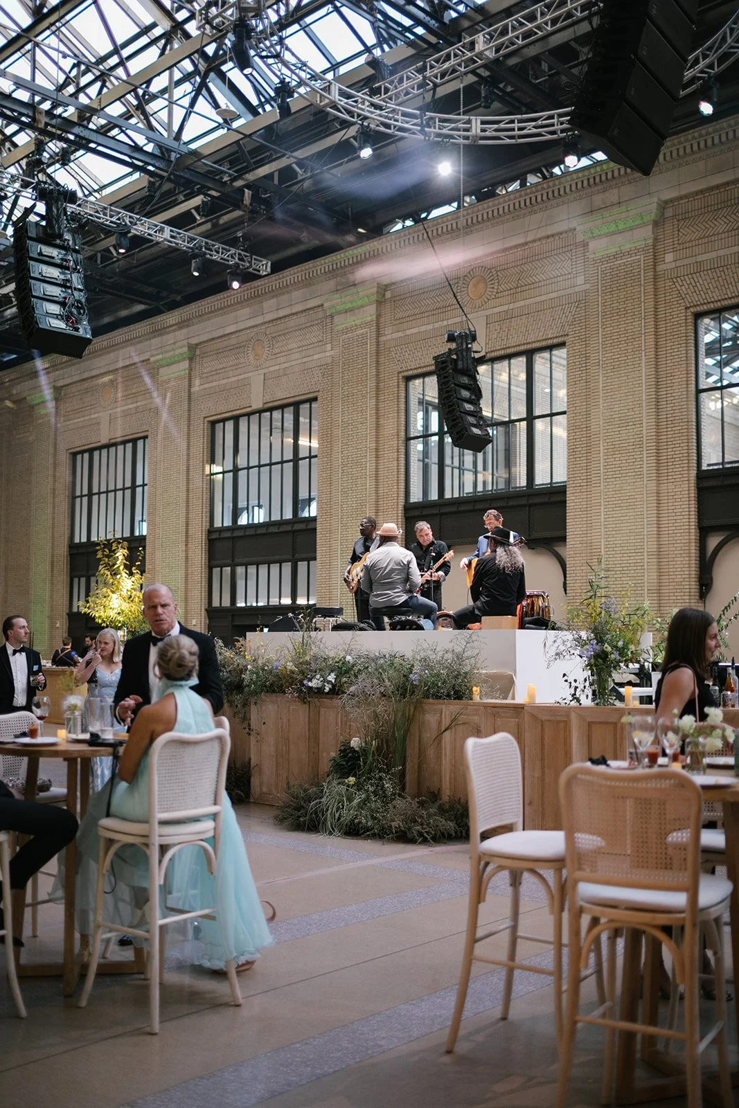 michigan-central-detroit-wedding-photographer-cocktail-hour10.jpg