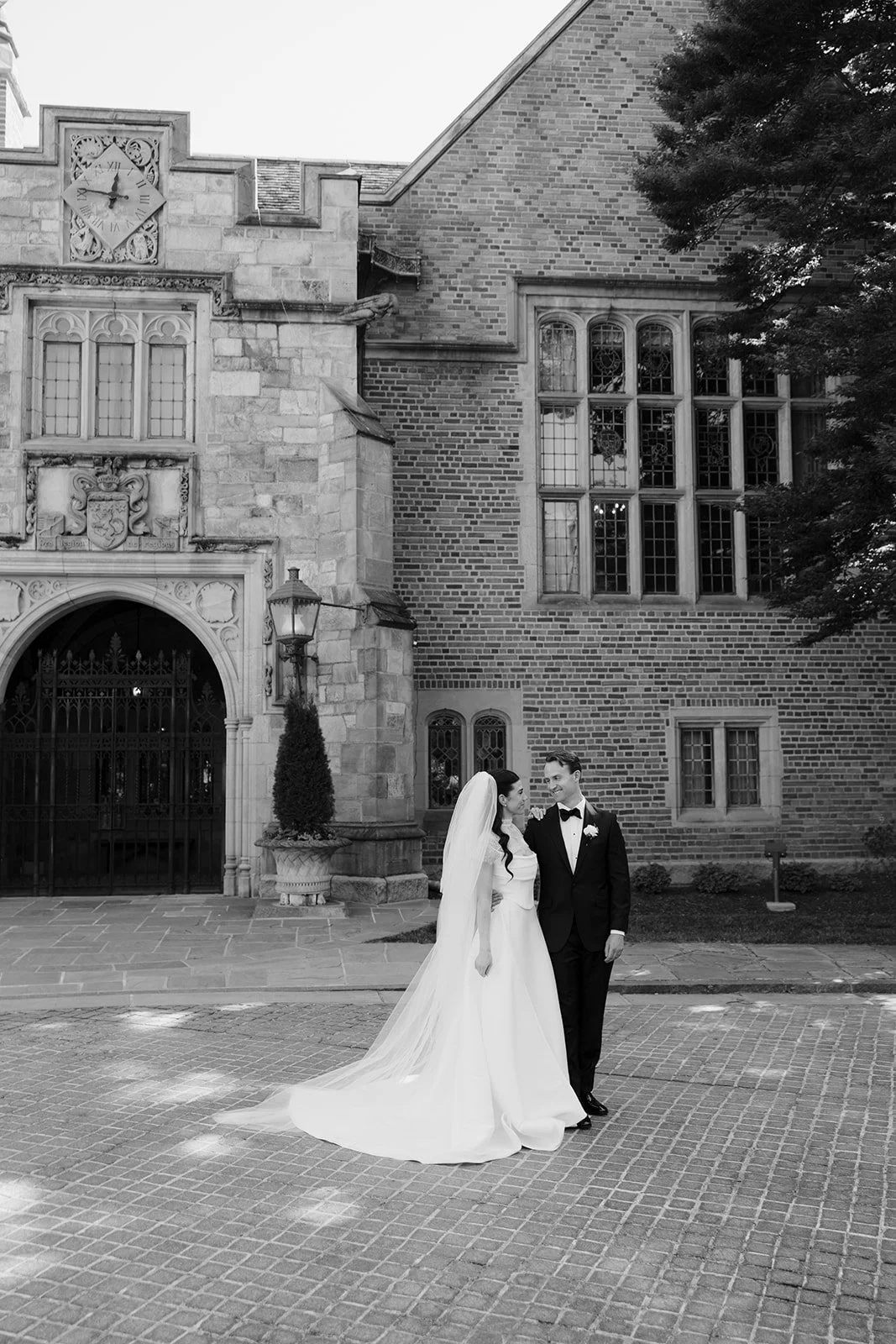 meadow-brook-hall-couple-portrait2.jpg