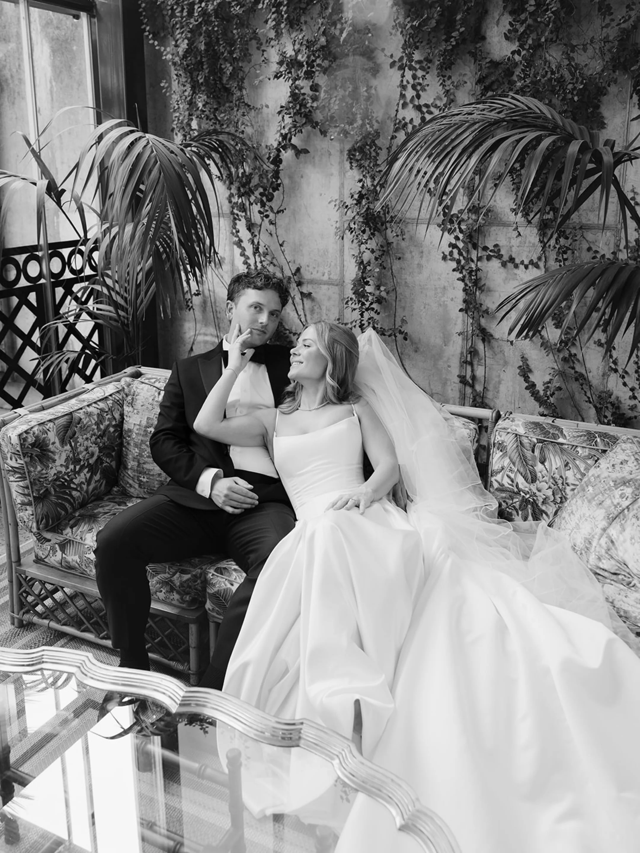 10 favorite frames from Haley &amp; Alex&rsquo;s wedding at Planterra 🤍

@planterraconservatory 
@lufruentertainment 
@haleysullins