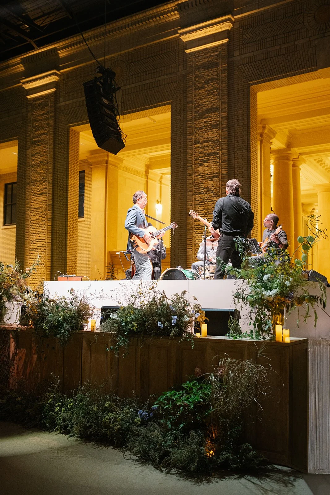 michigan-central-detroit-wedding-photographer-cocktail-hour22.jpg