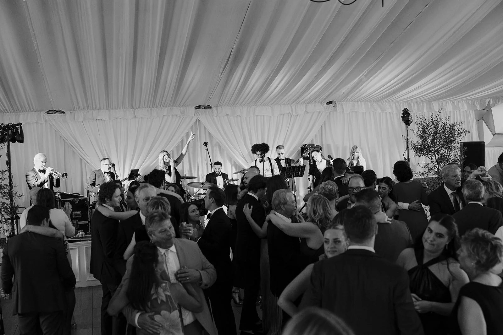 meadow-brook-hall-detroit-wedding-photographer-reception9.jpg