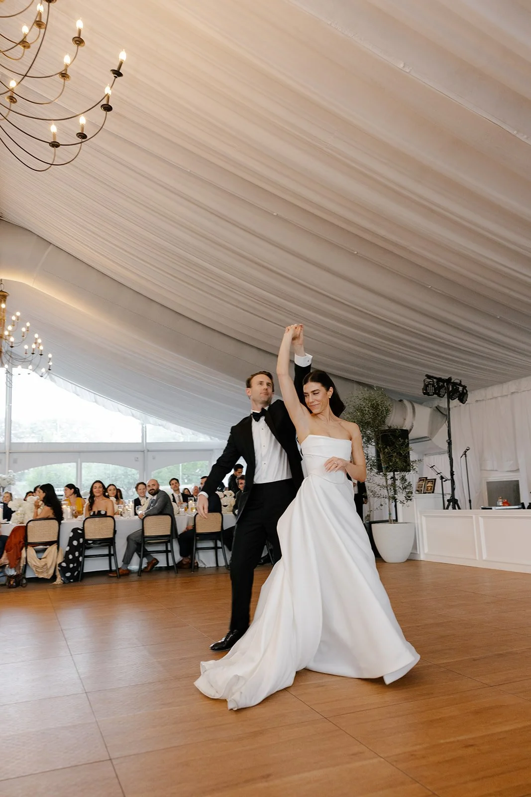meadow-brook-hall-detroit-wedding-photographer-reception3.jpg