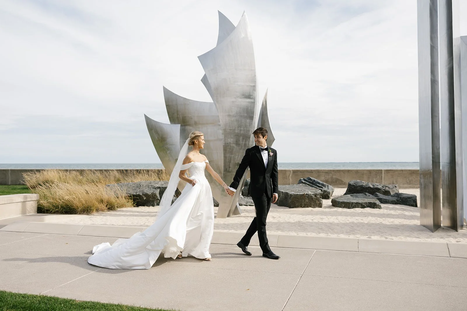 war-memorial-detroit-wedding-photographer-couple-portrait24.jpg