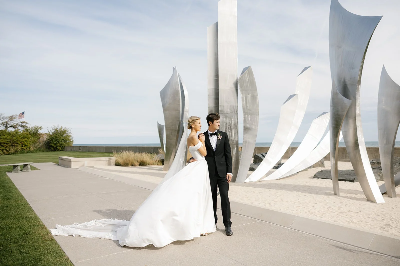 war-memorial-detroit-wedding-photographer-couple-portrait26.jpg