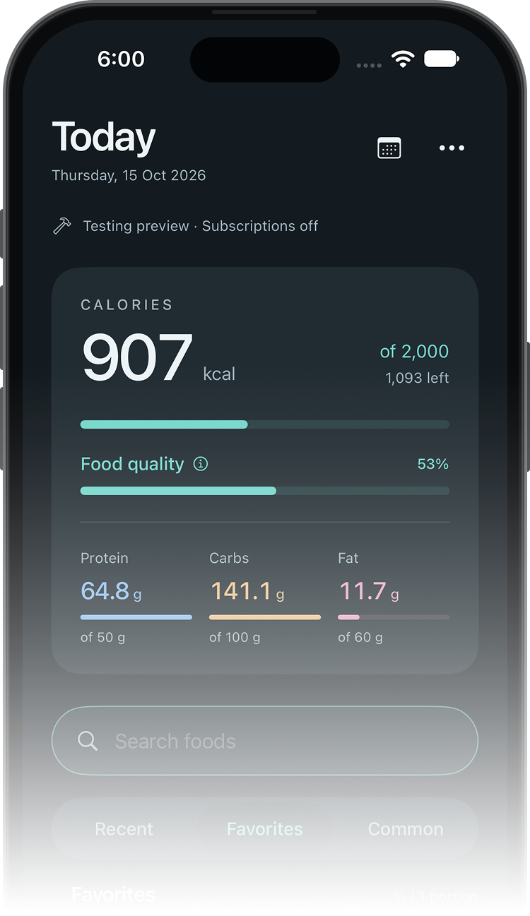 Smartphone app screen displaying daily calorie and nutrient tracking, showing 907 calories consumed, protein 64.8g, carbs 141.1g, fat 11.7g, with a food quality rating of 53%.