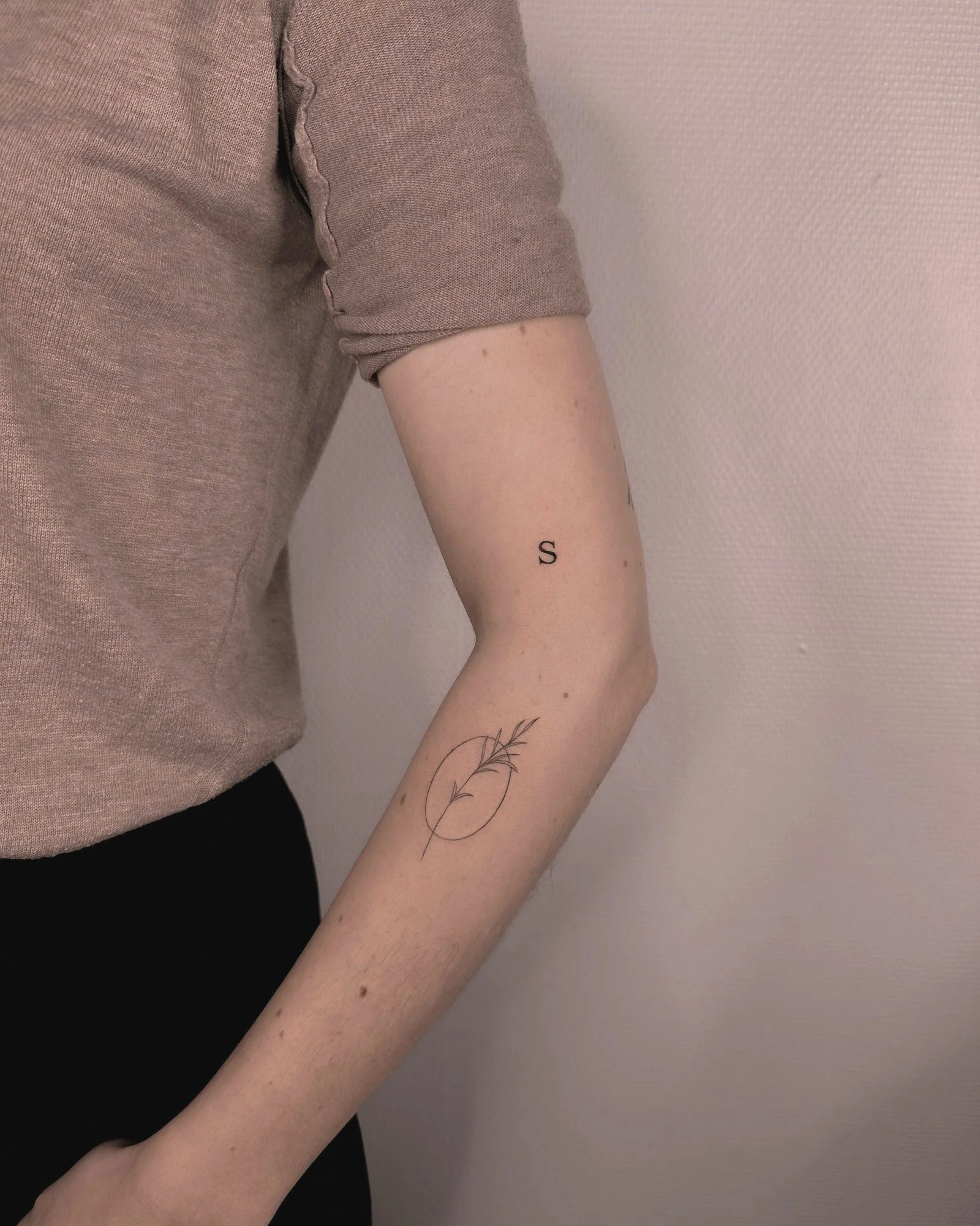 tatouage-fine-line-lyon-finime-66.jpg