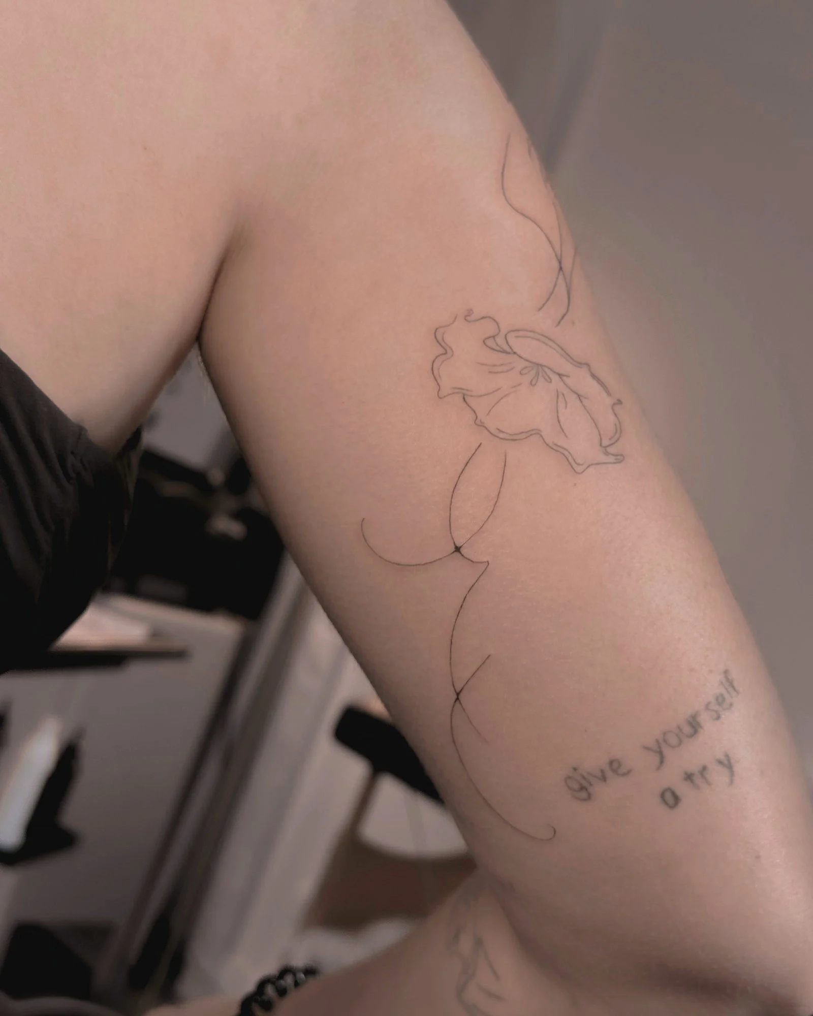 tatouage-fine-line-lyon-finime-77.jpg