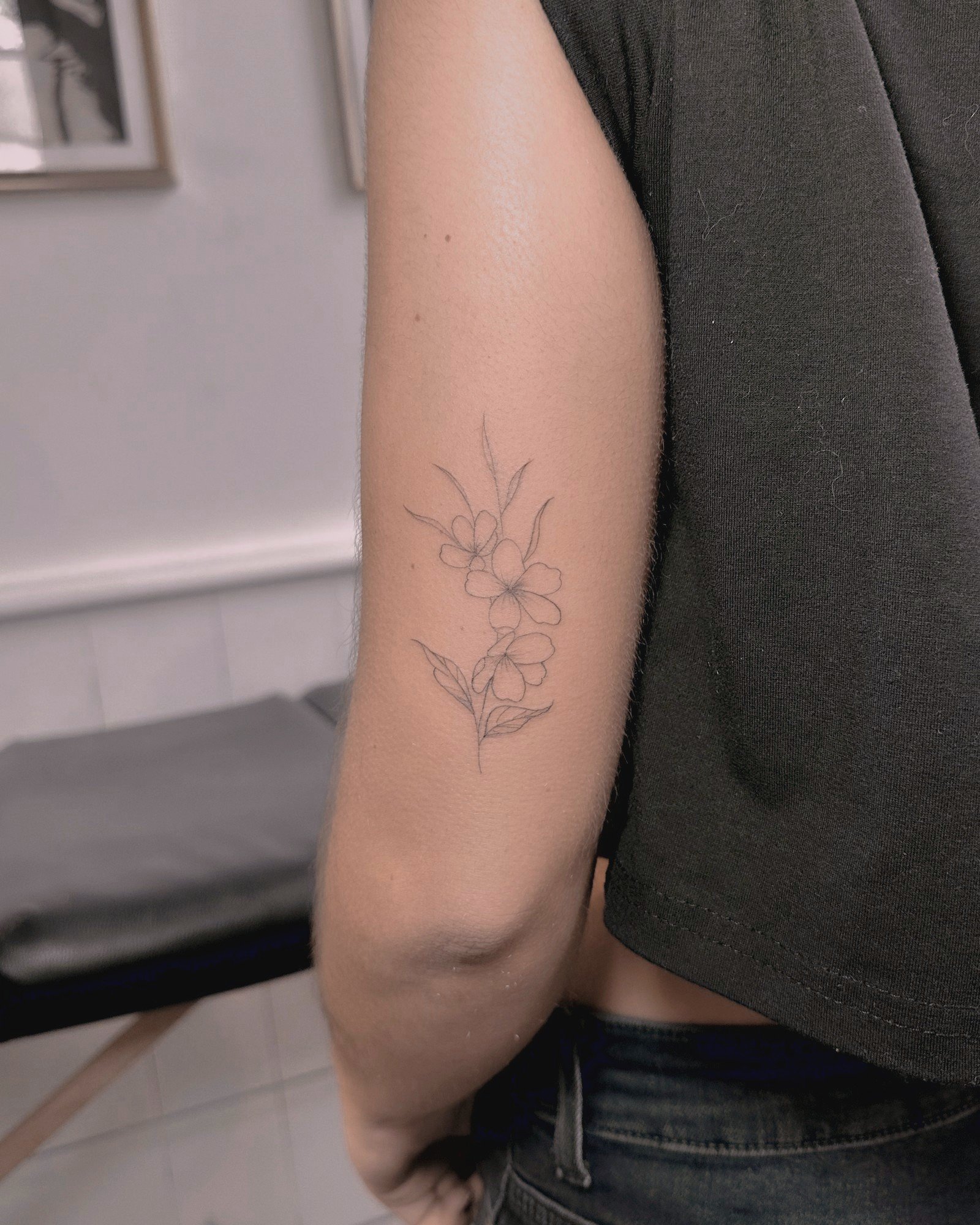 tatouage-fine-line-lyon-finime-55.jpg