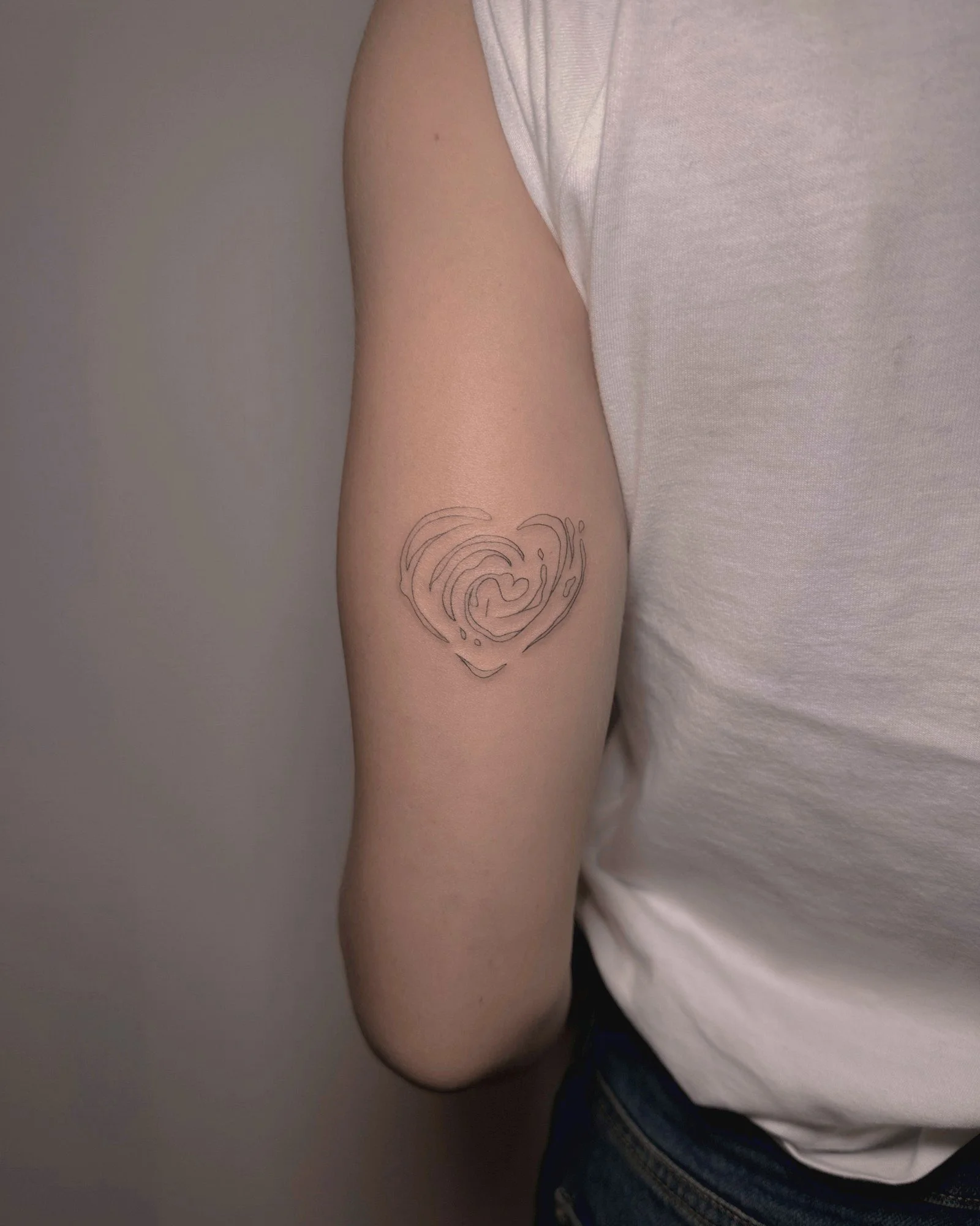 tatouage-fine-line-lyon-finime-17.jpg