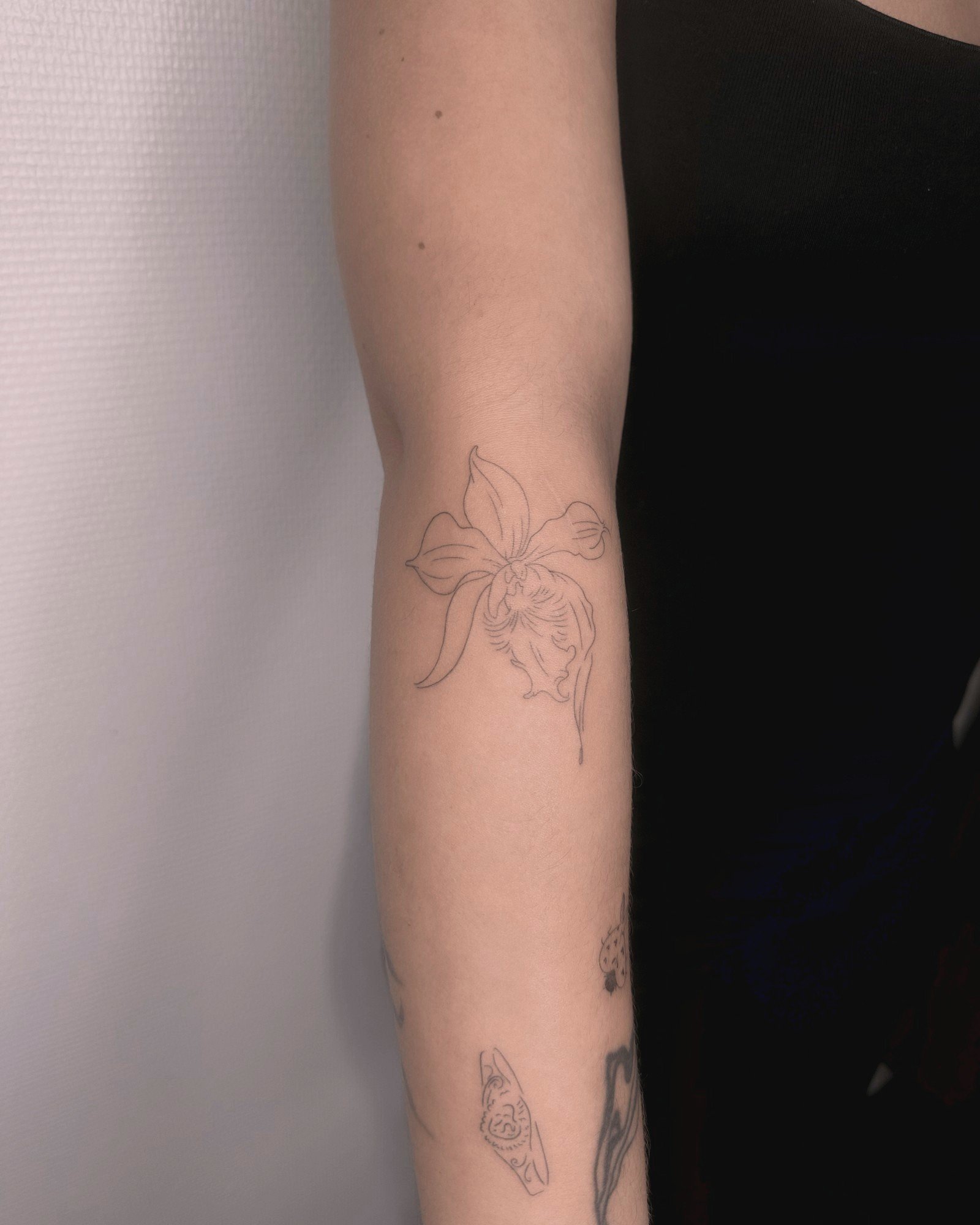 tatouage-fine-line-lyon-finime-33.jpg