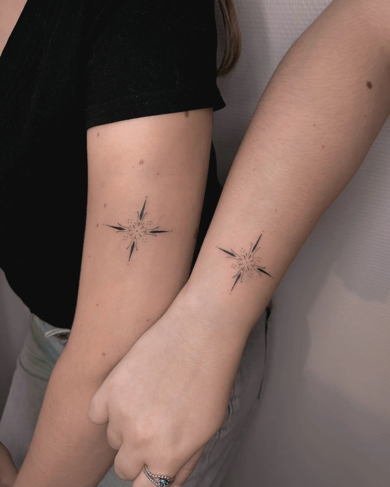 tatouage-fine-line-lyon-finime-06.jpg